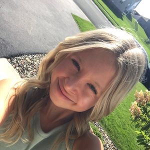 Meet your Posher, Charli